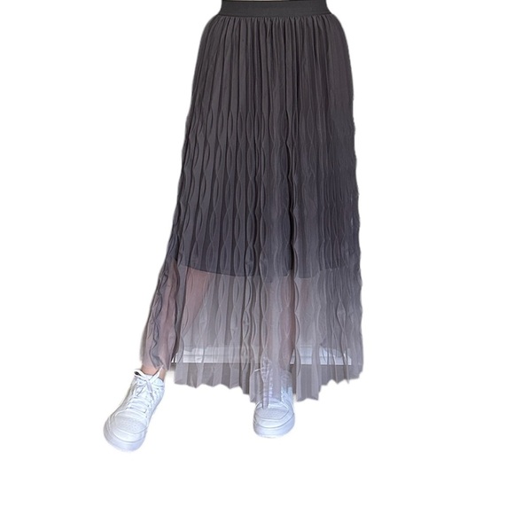 Gray Pleated Tulle Midi Skirt – High Waist Flowy Mesh Size S NWT - Picture 3 of 4